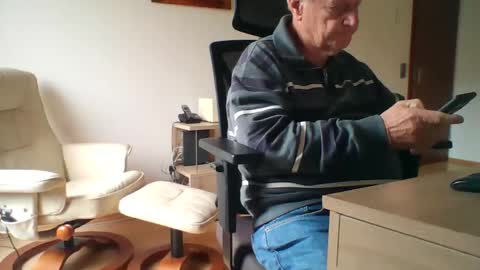 camcologne online show from 11-26-25, 10:16