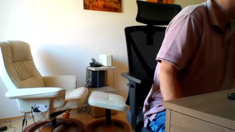 Snapshot of camcologne chatting on 05-26-26, 08:32 camcologne online show from 05-26-26, 08:32