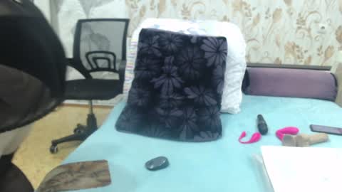 CamDiva1 online show from 12-12-24, 11:07