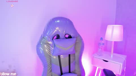 Camelia Smith online show from 11-20-25, 04:01