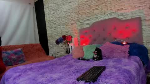 Snapshot of cameron_april chatting on 11-10-25, 11:42 cameron_april online show from 11-10-25, 11:42