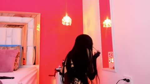 Luisa online show from 12-17-25, 11:27