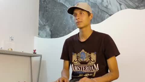Snapshot of cameronsilverman chatting on 06-17-26, 08:32 cameronsilverman online show from 06-17-26, 08:32
