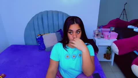 Snapshot of cami_bunnygirlx chatting on 10-24-25, 10:33 CAMI online show from 10-24-25, 10:33
