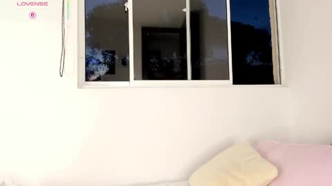 Snapshot of cami_lovers1 chatting on 05-22-26, 11:32 camii online show from 05-22-26, 11:32
