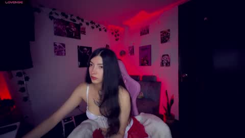 Snapshot of cami_mila99 chatting on 05-26-26, 06:42 CAMI online show from 05-26-26, 06:42