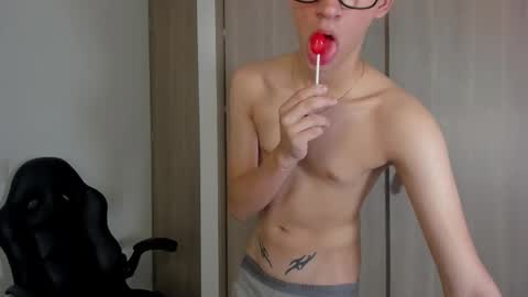 Snapshot of camiboy666 chatting on 12-20-25, 12:07 Camilo online show from 12-20-25, 12:07