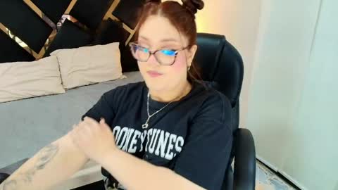 Camila Osorio online show from 05-17-26, 12:08