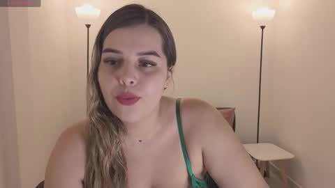Snapshot of camiilaa1 chatting on 06-08-26, 10:10 Camila online show from 06-08-26, 10:10