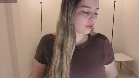 Snapshot of camiilaa1 chatting on 07-29-26, 02:43 Camila online show from 07-29-26, 02:43