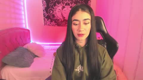 Snapshot of camiilaatorres chatting on 02-03-26, 06:46 camila online show from 02-03-26, 06:46