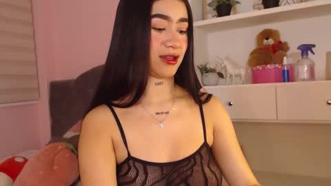 Snapshot of camiilaatorres chatting on 02-18-26, 06:26 camila online show from 02-18-26, 06:26