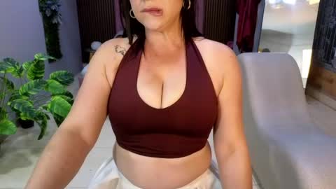 Snapshot of camil_milfdream chatting on 04-25-26, 11:13 Camil online show from 04-25-26, 11:13