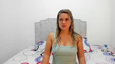 Snapshot of camila_borbon_ chatting on 07-11-26, 01:19 online show from 07-11-26, 01:19