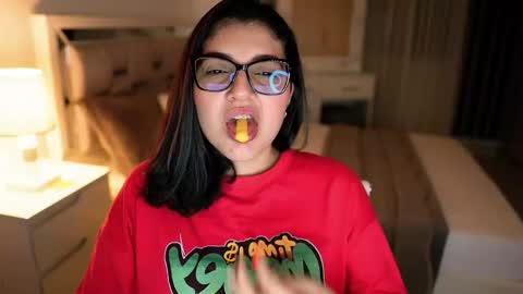 Camila buitrago online show from 11-16-25, 12:38