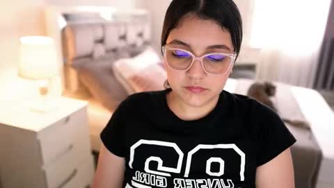 Camila buitrago online show from 11-23-25, 03:45