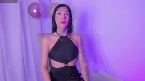 Snapshot of camila_coxx chatting on 06-02-26, 01:40 s online show from 06-02-26, 01:40