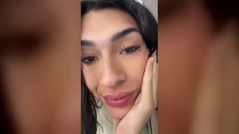Snapshot of camila_coxx chatting on 06-09-26, 05:35 s online show from 06-09-26, 05:35
