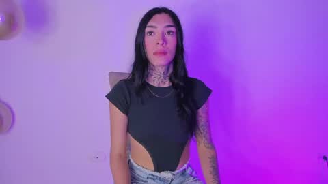 Snapshot of camila_coxx chatting on 06-11-26, 04:10 s online show from 06-11-26, 04:10