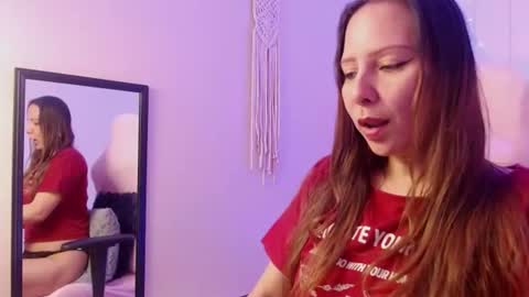 Snapshot of camila_delarosa chatting on 06-15-26, 01:46 camila online show from 06-15-26, 01:46