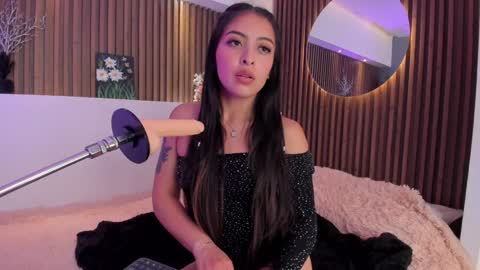 Snapshot of camila_dupont chatting on 01-09-25, 08:22 Camila online show from 01-09-25, 08:22