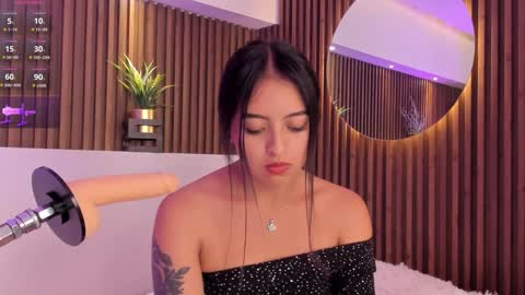 Snapshot of camila_dupont chatting on 02-03-25, 01:30 Camila online show from 02-03-25, 01:30