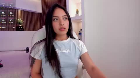 Snapshot of camila_dupont chatting on 02-10-25, 09:15 Camila online show from 02-10-25, 09:15