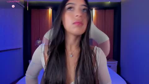 Snapshot of camila_dupont chatting on 09-17-25, 04:14 Camila online show from 09-17-25, 04:14