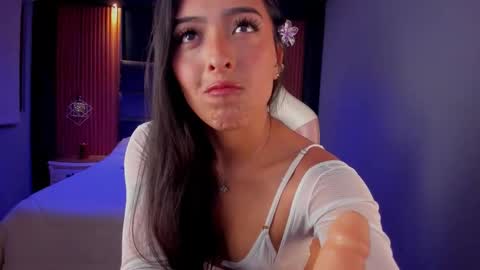 Snapshot of camila_dupont chatting on 10-11-25, 04:01 Camila online show from 10-11-25, 04:01