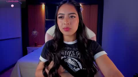 Snapshot of camila_dupont chatting on 10-13-25, 04:34 Camila online show from 10-13-25, 04:34