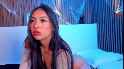 Snapshot of camila_dupont chatting on 11-05-25, 03:50 Camila online show from 11-05-25, 03:50