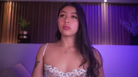 Snapshot of camila_dupont chatting on 11-19-25, 04:01 Camila online show from 11-19-25, 04:01