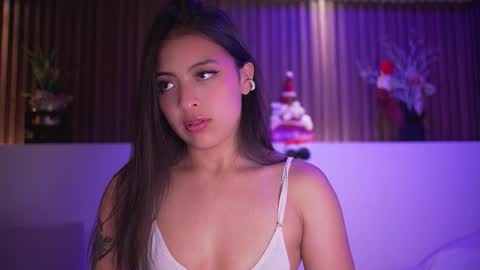 Snapshot of camila_dupont chatting on 12-16-25, 04:06 Camila online show from 12-16-25, 04:06