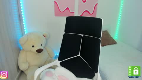 Snapshot of camila_ec2 chatting on 01-16-25, 10:55 C A M I online show from 01-16-25, 10:55