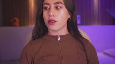 camila_martinez9 online show from 11-17-25, 11:27