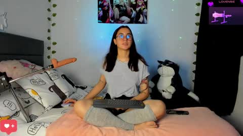 Snapshot of camilaalee chatting on 03-04-25, 01:12 CAMILAA LEE online show from 03-04-25, 01:12