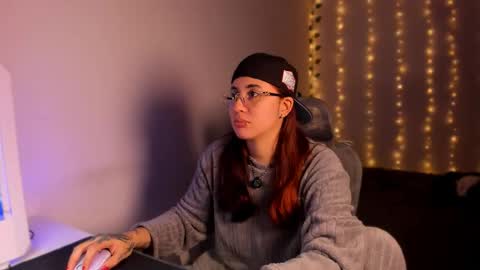 Snapshot of camilaalee chatting on 10-28-25, 02:37 CAMILAA LEE online show from 10-28-25, 02:37