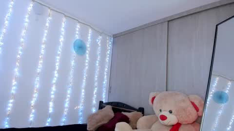 Snapshot of camilaandrade_ chatting on 09-23-25, 11:24 Cami online show from 09-23-25, 11:24