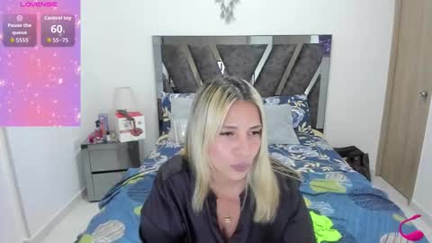 Camila online show from 11-17-25, 08:03