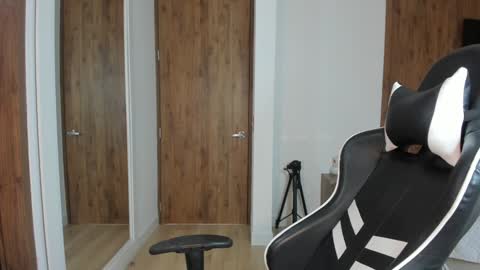 Camila online show from 01-18-26, 09:18