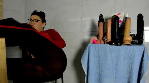Snapshot of camilasexyhorny chatting on 04-21-26, 04:19 camilasexyhorny online show from 04-21-26, 04:19
