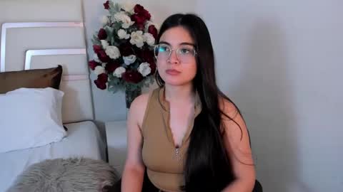 Snapshot of camilasofiia chatting on 02-19-25, 11:25 Camila online show from 02-19-25, 11:25