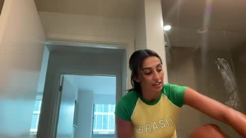 Snapshot of camiliakxoxo chatting on 07-25-26, 01:08 camiliakxoxo online show from 07-25-26, 01:08