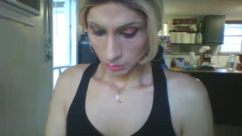 Snapshot of camilicat chatting on 10-18-25, 11:05 Ladyboy Ladine or Cambi online show from 10-18-25, 11:05