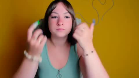 Snapshot of camilla_body chatting on 06-22-26, 05:26 Camilla online show from 06-22-26, 05:26