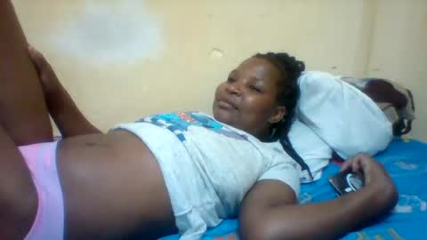 Snapshot of camillah_sweet chatting on 06-17-26, 06:20 camillah_sweet online show from 06-17-26, 06:20