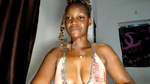 Snapshot of camillasoofine chatting on 05-30-26, 07:00 camillasoofine online show from 05-30-26, 07:00