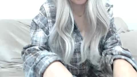 CamilleBunny online show from 12-22-25, 04:31