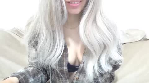 Snapshot of camillebunny chatting on 04-25-26, 02:58 CamilleBunny online show from 04-25-26, 02:58