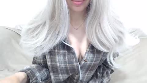 Snapshot of camillebunny chatting on 04-29-26, 02:48 CamilleBunny online show from 04-29-26, 02:48